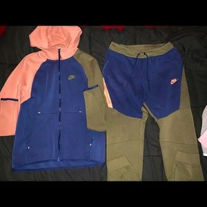 Exclusive Nike Tech Fleece Sweat Suit